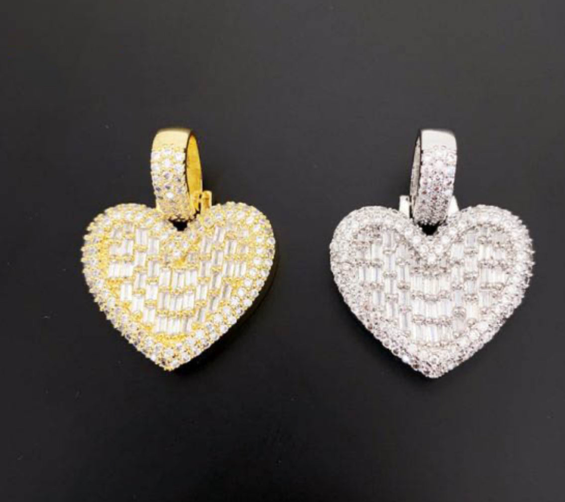 European and American hot-selling hip-hop real gold electroplated heart-shaped love pendant copper inlaid with diamonds and zircon popular HipHop jewelry