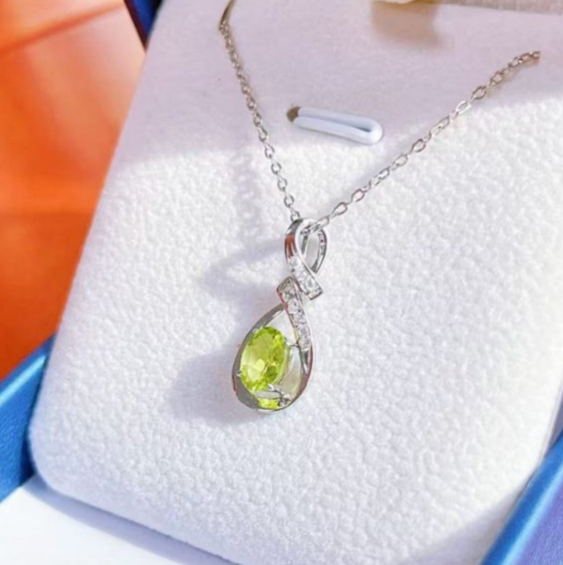 925 Sterling Silver Natural Peridot Ribbon Pendant Necklace Light Luxury Retro Simple Gem Clavicle Chain Simple Women