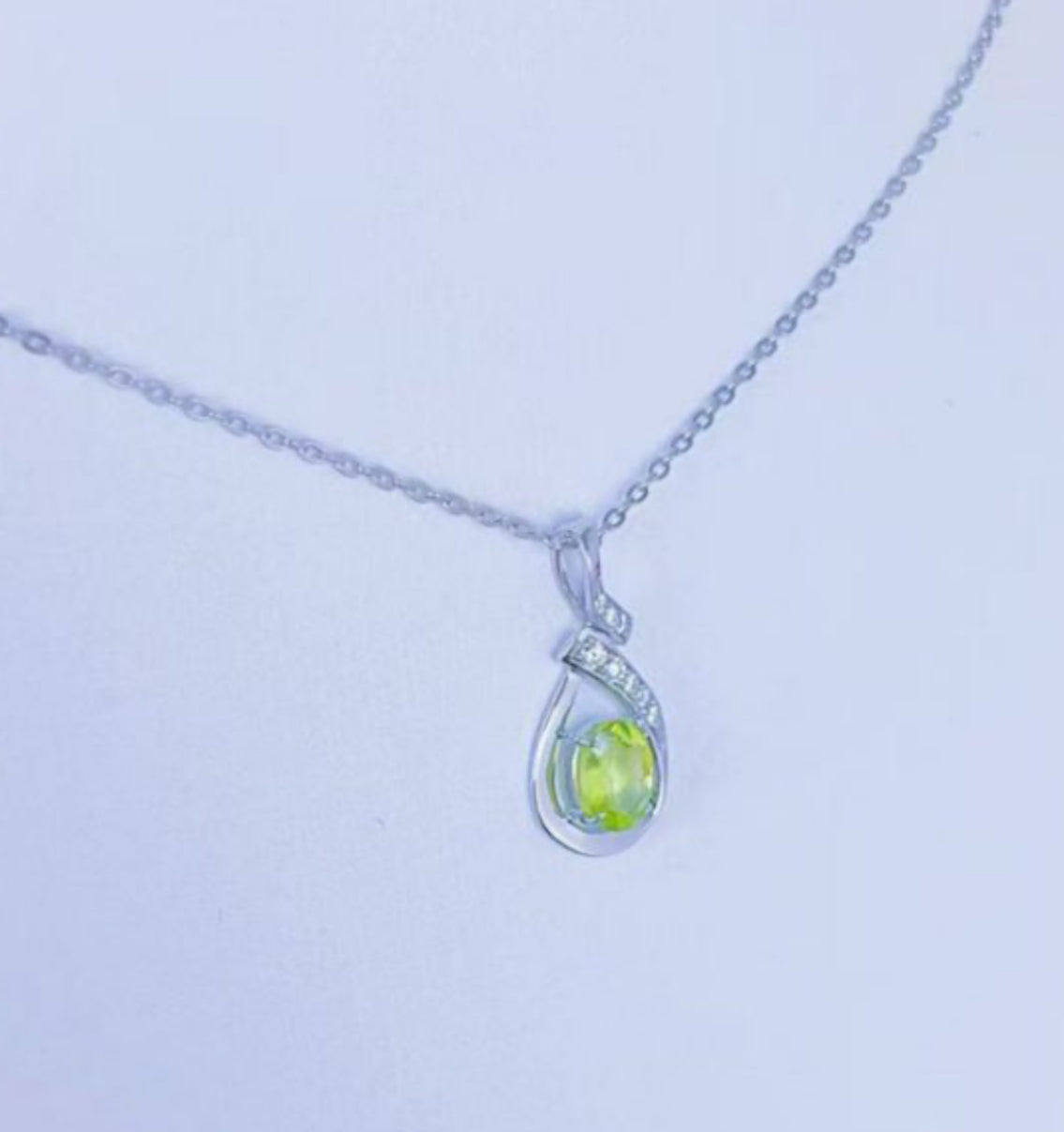 925 Sterling Silver Natural Peridot Ribbon Pendant Necklace Light Luxury Retro Simple Gem Clavicle Chain Simple Women