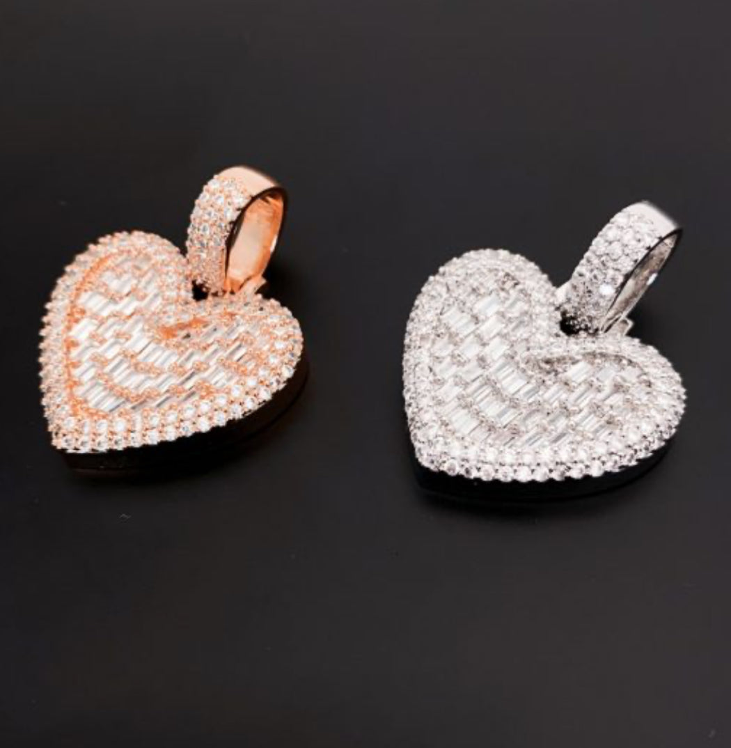 European and American hot-selling hip-hop real gold electroplated heart-shaped love pendant copper inlaid with diamonds and zircon popular HipHop jewelry