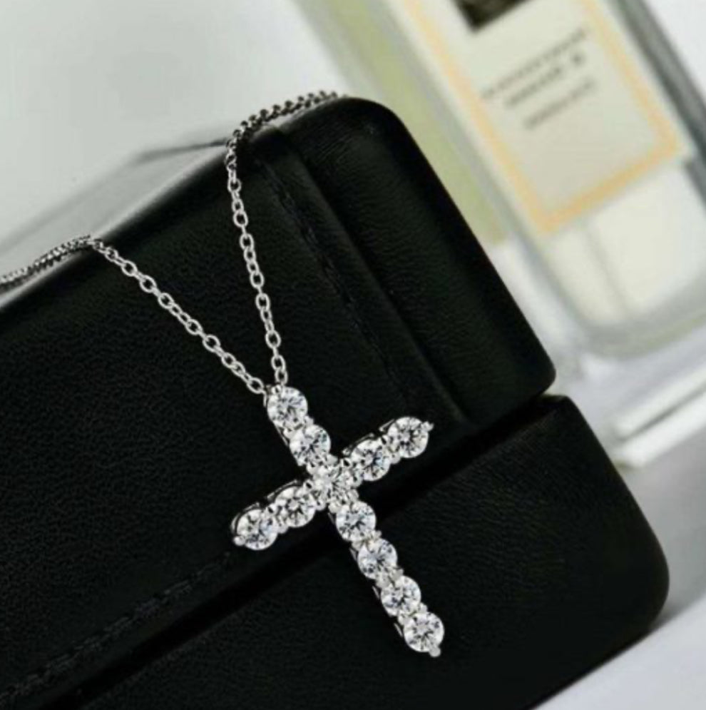 Hot-Selling European And American Fashion Accessories Cross Jesus 2.8Mm Round S925 Sterling Silver Mossanite Pendant Ins Internet Celebrity