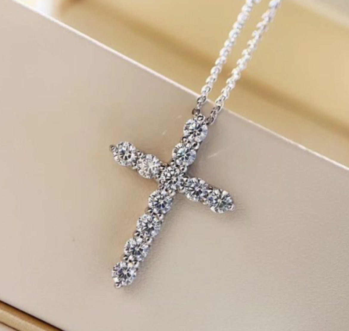 Hot-Selling European And American Fashion Accessories Cross Jesus 2.8Mm Round S925 Sterling Silver Mossanite Pendant Ins Internet Celebrity