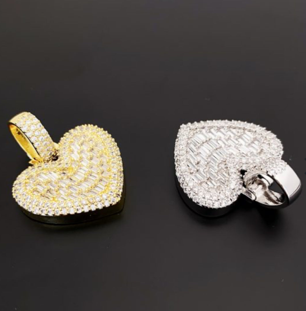 European and American hot-selling hip-hop real gold electroplated heart-shaped love pendant copper inlaid with diamonds and zircon popular HipHop jewelry