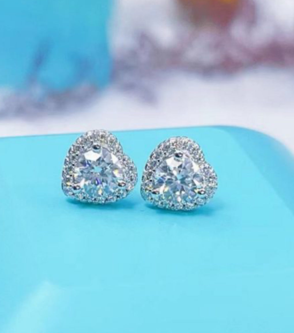 Spot S925 Sterling Silver Love Mossan Earrings For Women Simple Micro-Inlaid Heart-Shaped Earrings Ins Style Earrings Internet Celebrity Trend