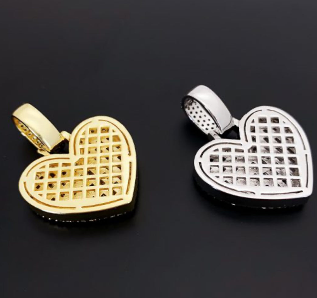European and American hot-selling hip-hop real gold electroplated heart-shaped love pendant copper inlaid with diamonds and zircon popular HipHop jewelry